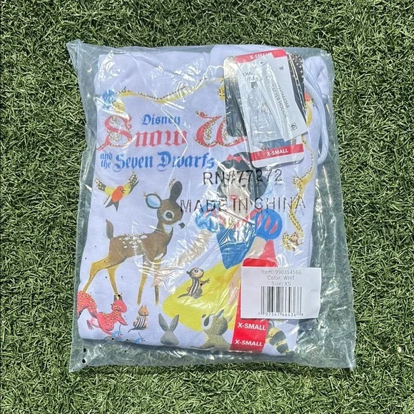 Disney’s Snow White Hoodie - Picture 6 of 7